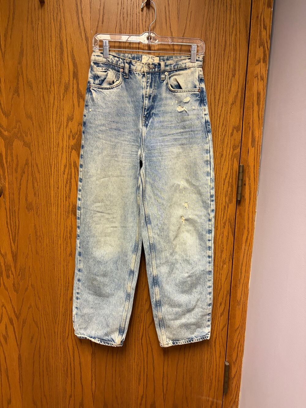 We The Free 25 Barrel Jeans Women's Blue High Rise Distressed Cropped Denim